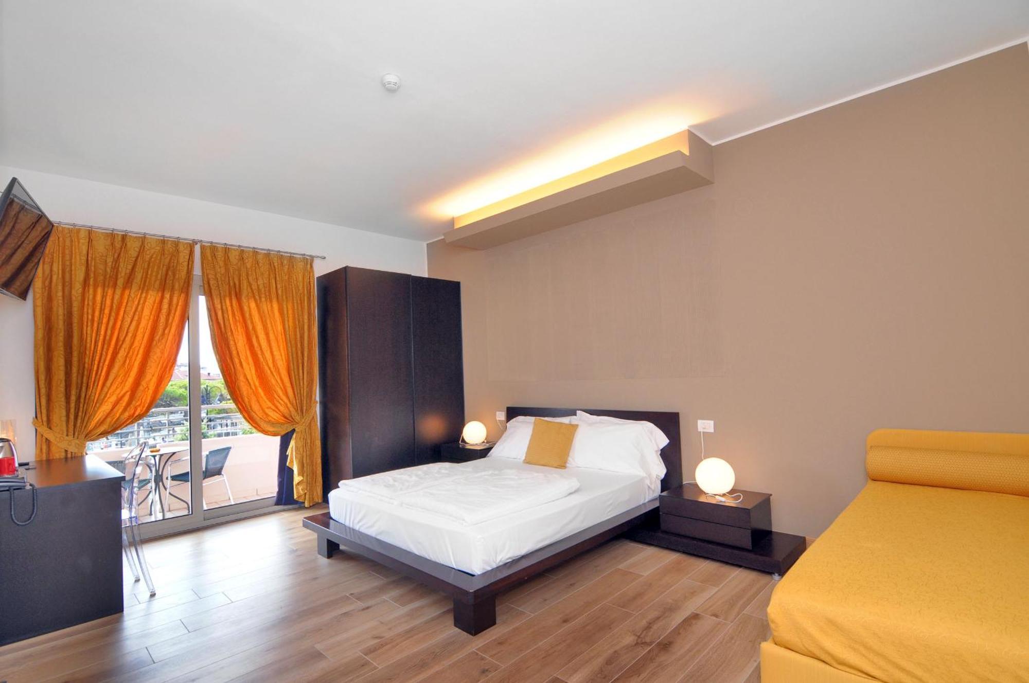Eco Hotel Cleofe Каорле Экстерьер фото