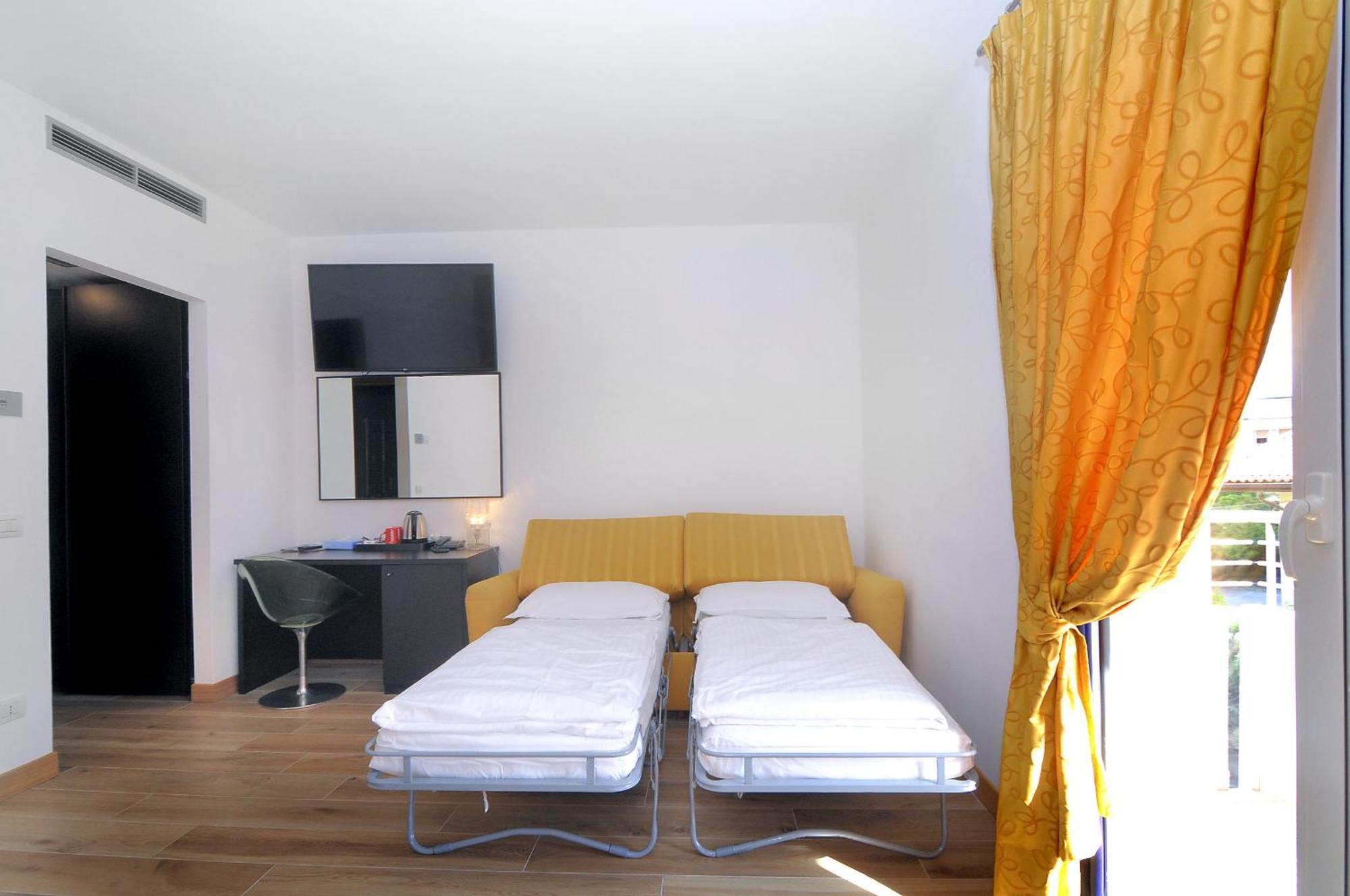 Eco Hotel Cleofe Каорле Экстерьер фото