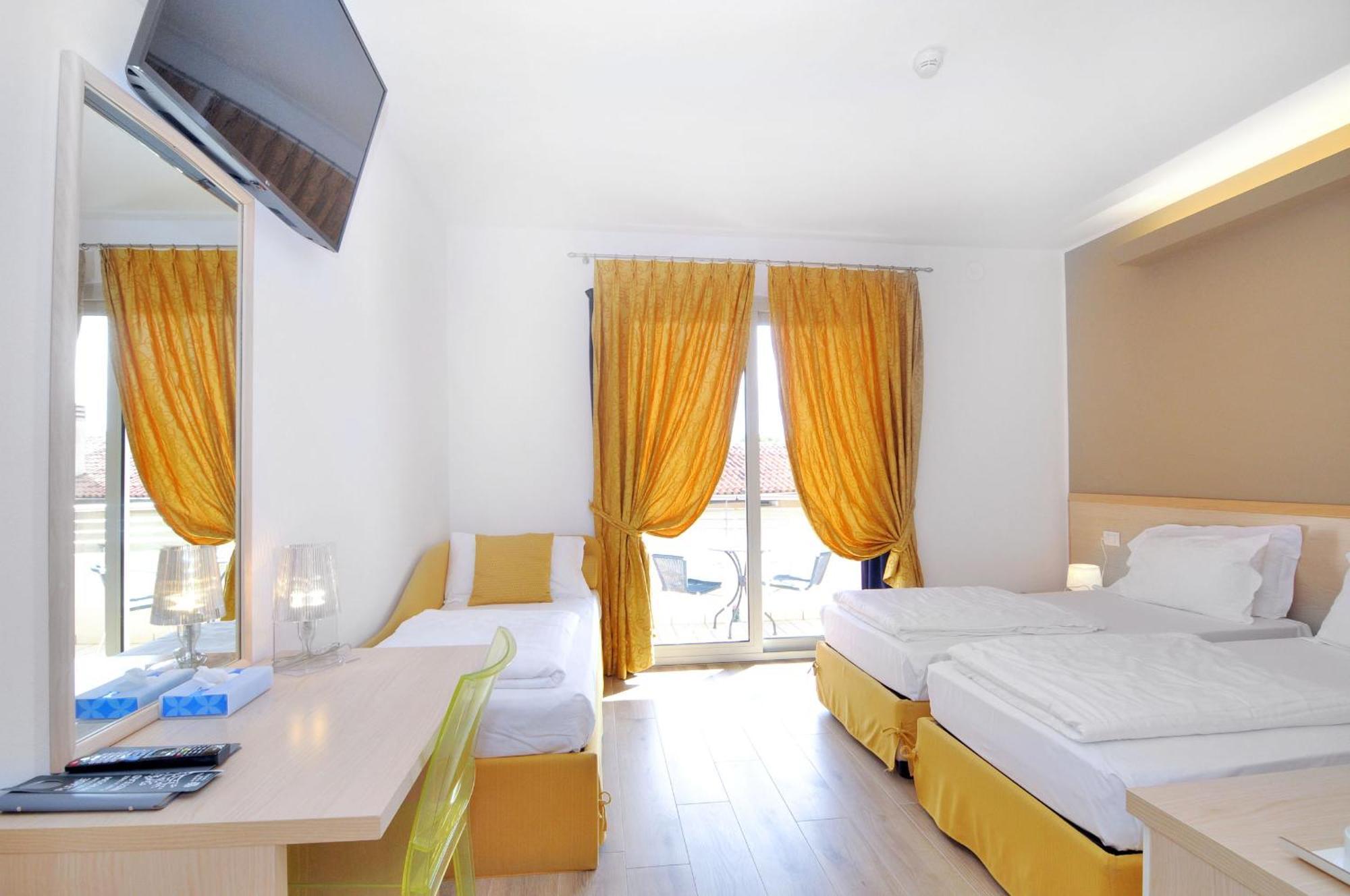 Eco Hotel Cleofe Каорле Экстерьер фото