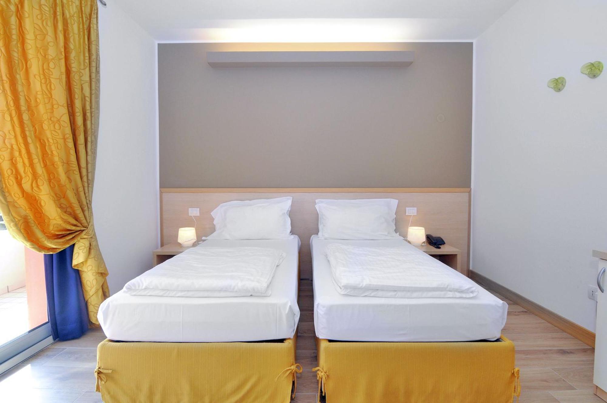 Eco Hotel Cleofe Каорле Экстерьер фото