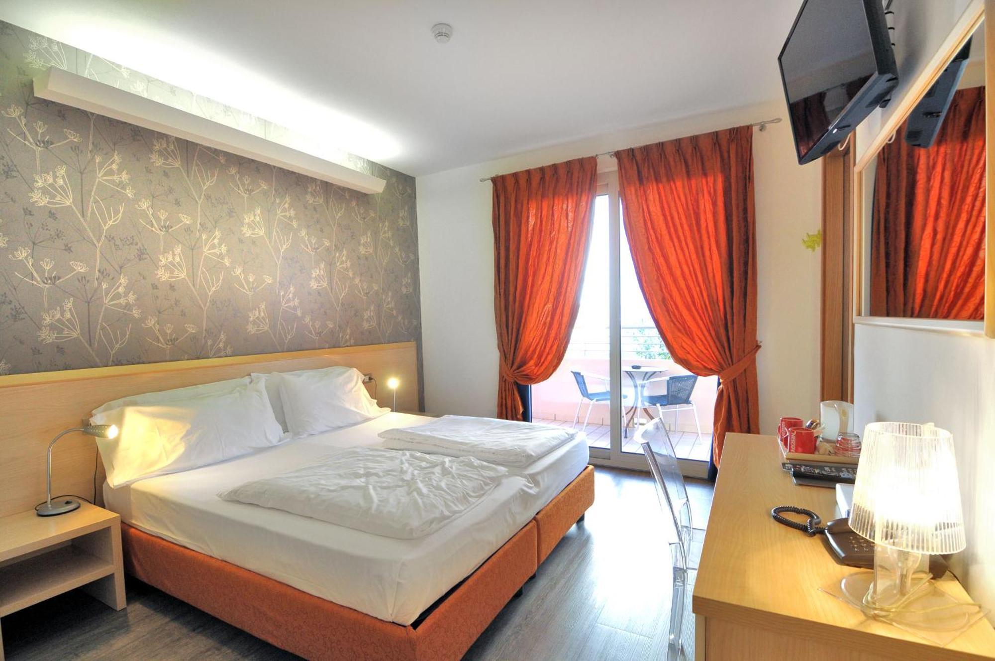 Eco Hotel Cleofe Каорле Экстерьер фото