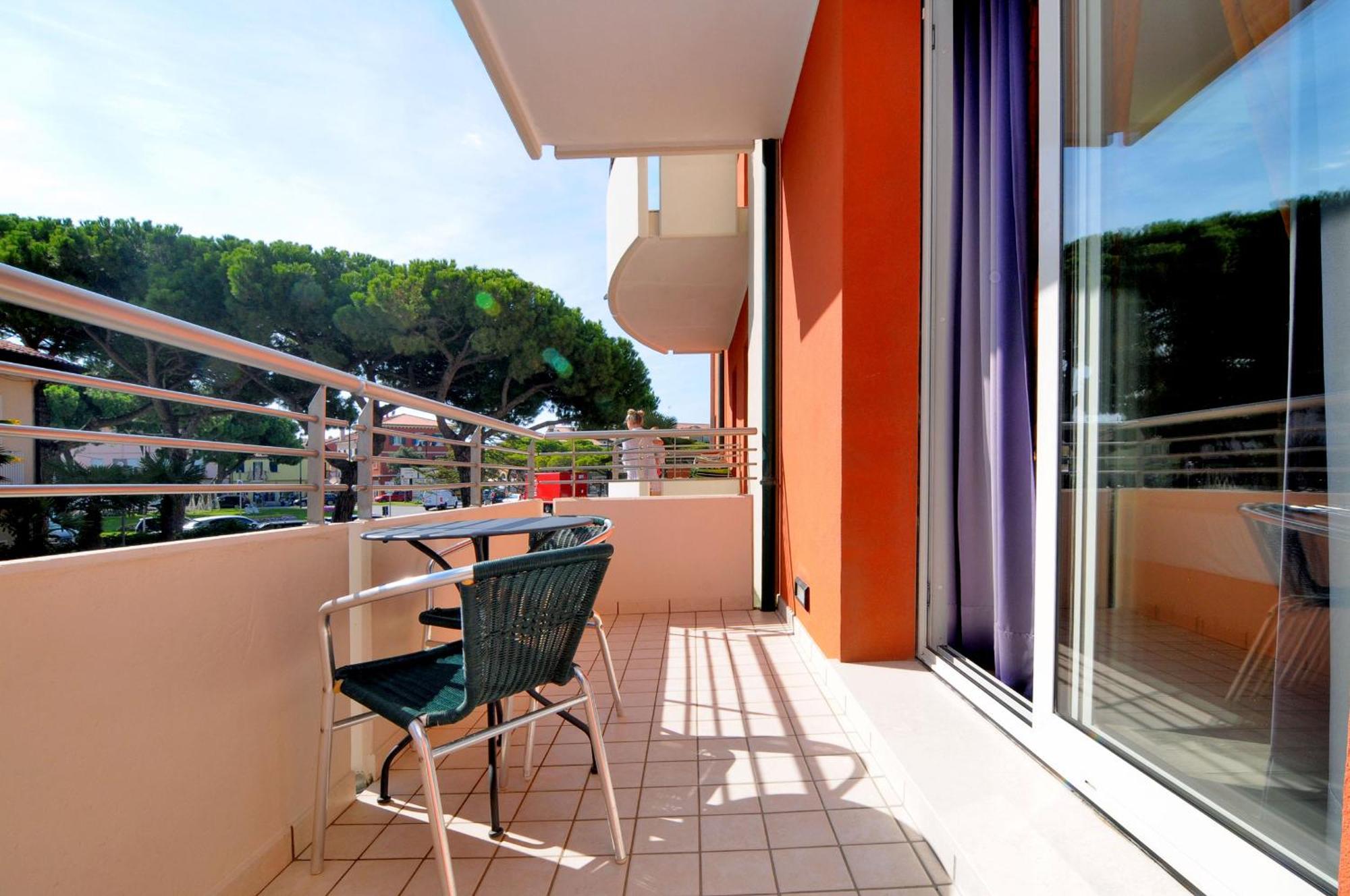 Eco Hotel Cleofe Каорле Экстерьер фото