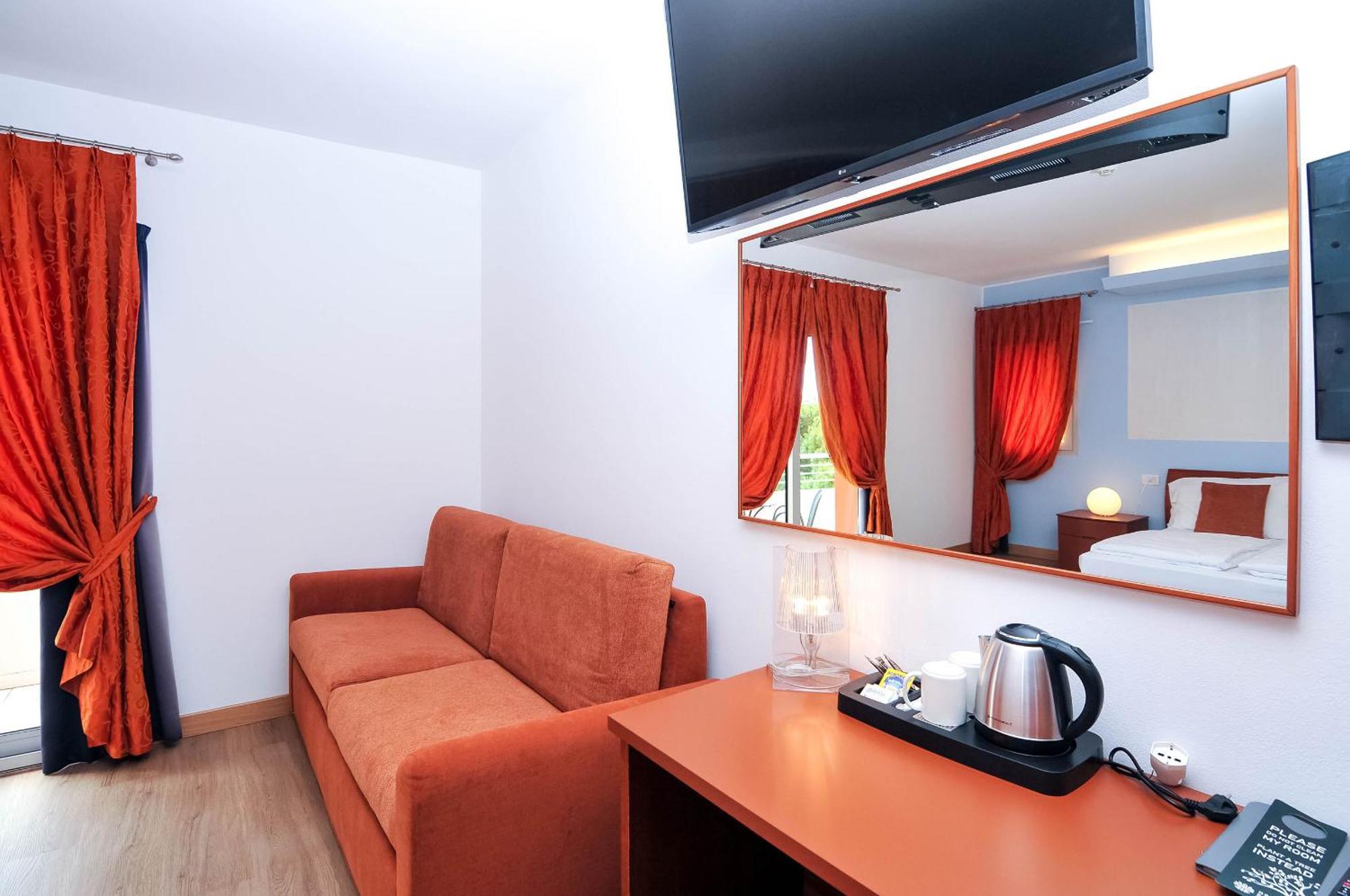 Eco Hotel Cleofe Каорле Экстерьер фото